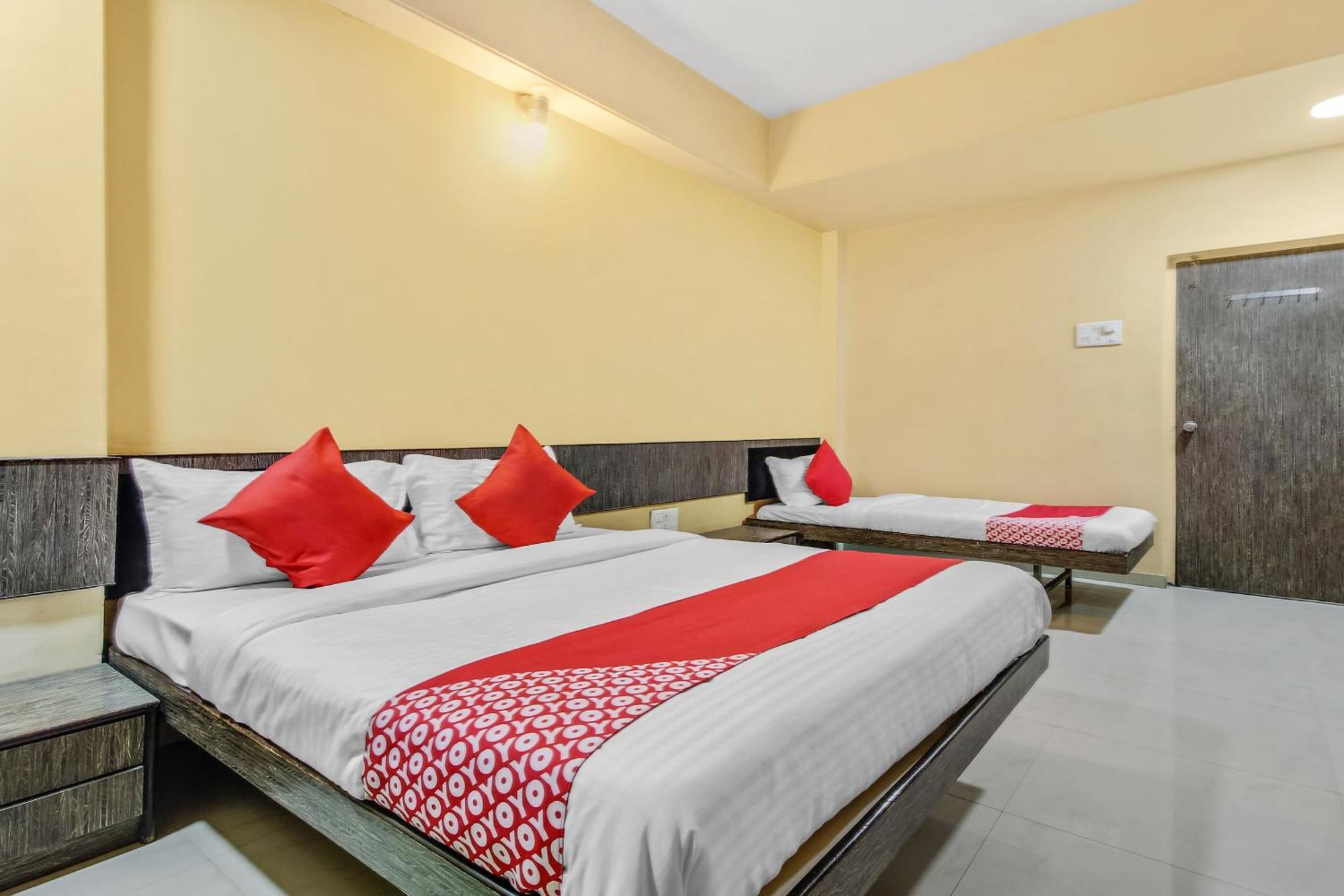 Hotel O Priyanka Residency Solāpur Exterior foto