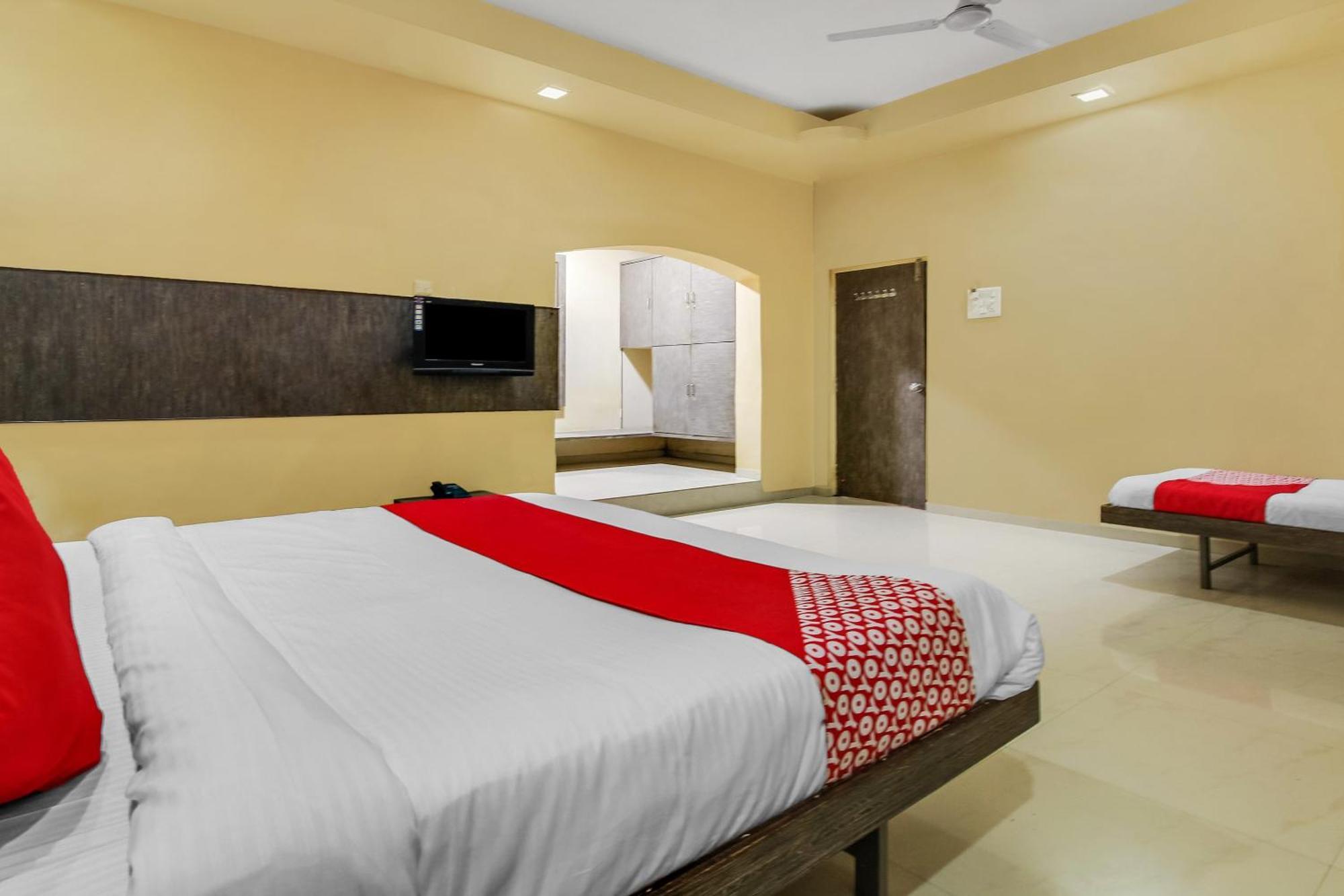 Hotel O Priyanka Residency Solāpur Exterior foto