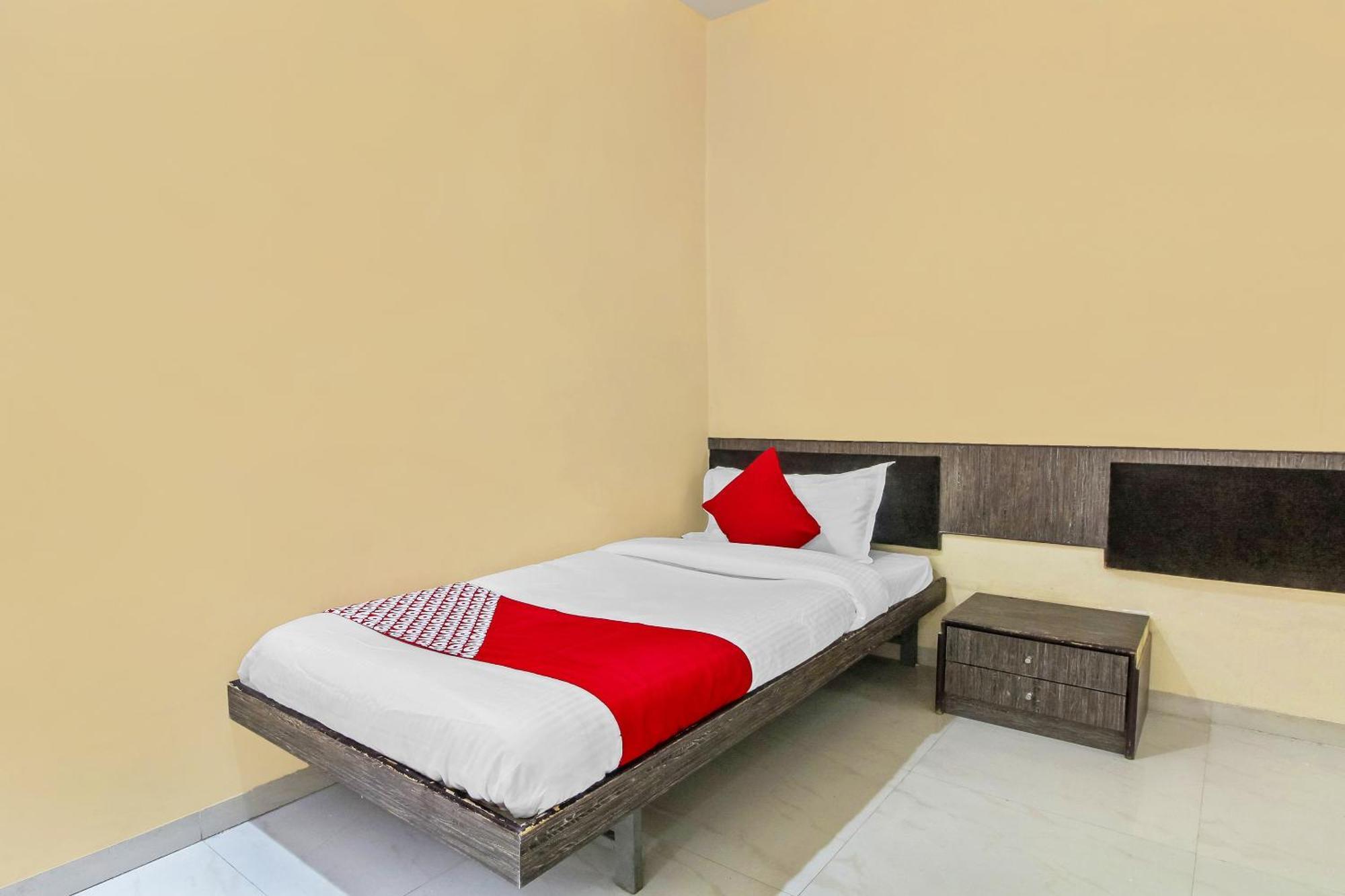 Hotel O Priyanka Residency Solāpur Exterior foto
